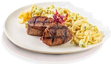 Mignon e fettuccine, como servido na casa